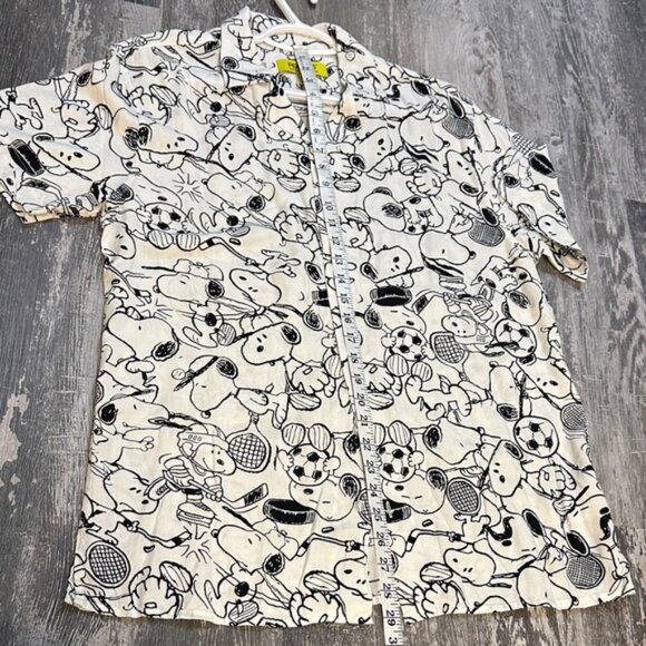 Peanuts Men's Black and White Snoopy Shirt - Picture 6 of 6